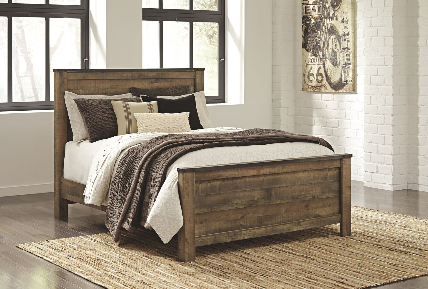 Trinell - Panel Bed