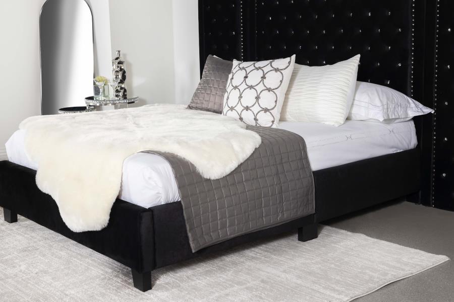 Hailey - Upholstered Wall Panel Bed